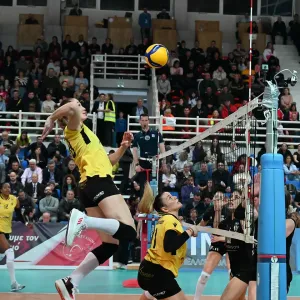 Tatiana Kulikova Middle-Blocker. Match AEK - PAOK, Semi-Final Greek Cup